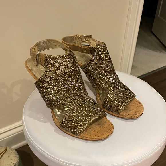Stunning gold mesh and cork heels with gold buckles - Picture 3 of 3